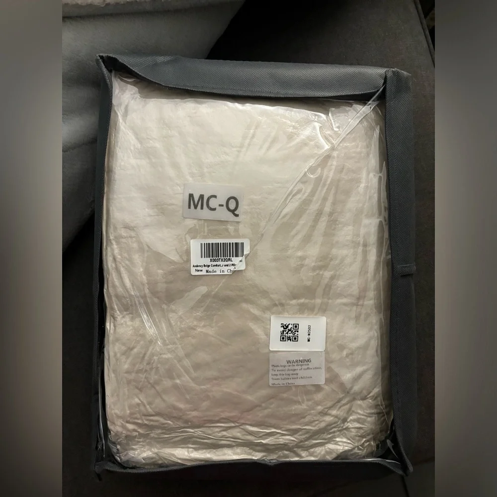 Brand New in Packaging Queen Comforter and 2 Pillow Shams
